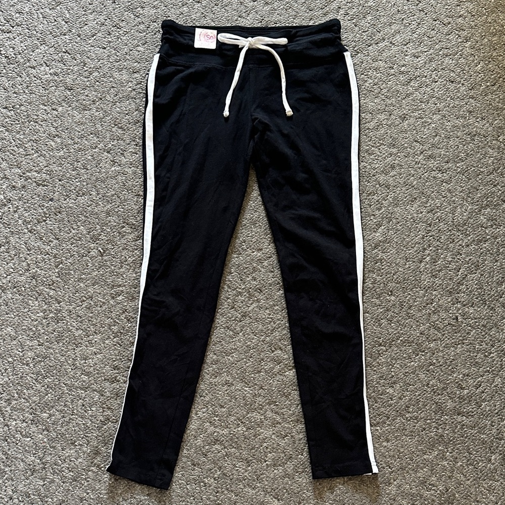 NWT SO Athletic Yoga Leggings Black and White